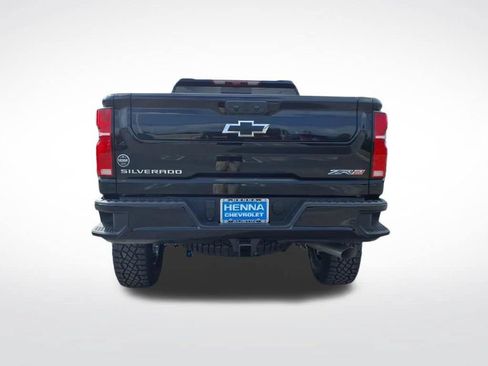 New 2026 Chevrolet Silverado 2500 ZR2 AWD/4WD image 4