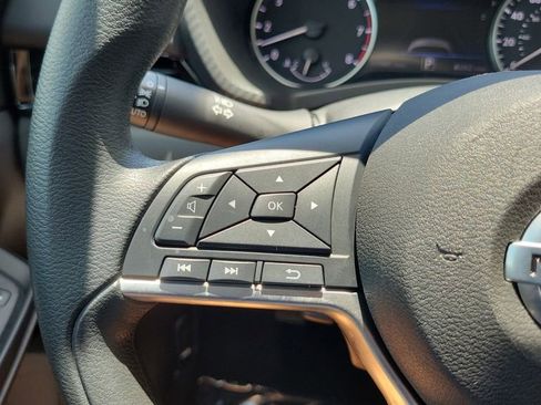 Used 2023 Nissan Sentra SV FWD image 18