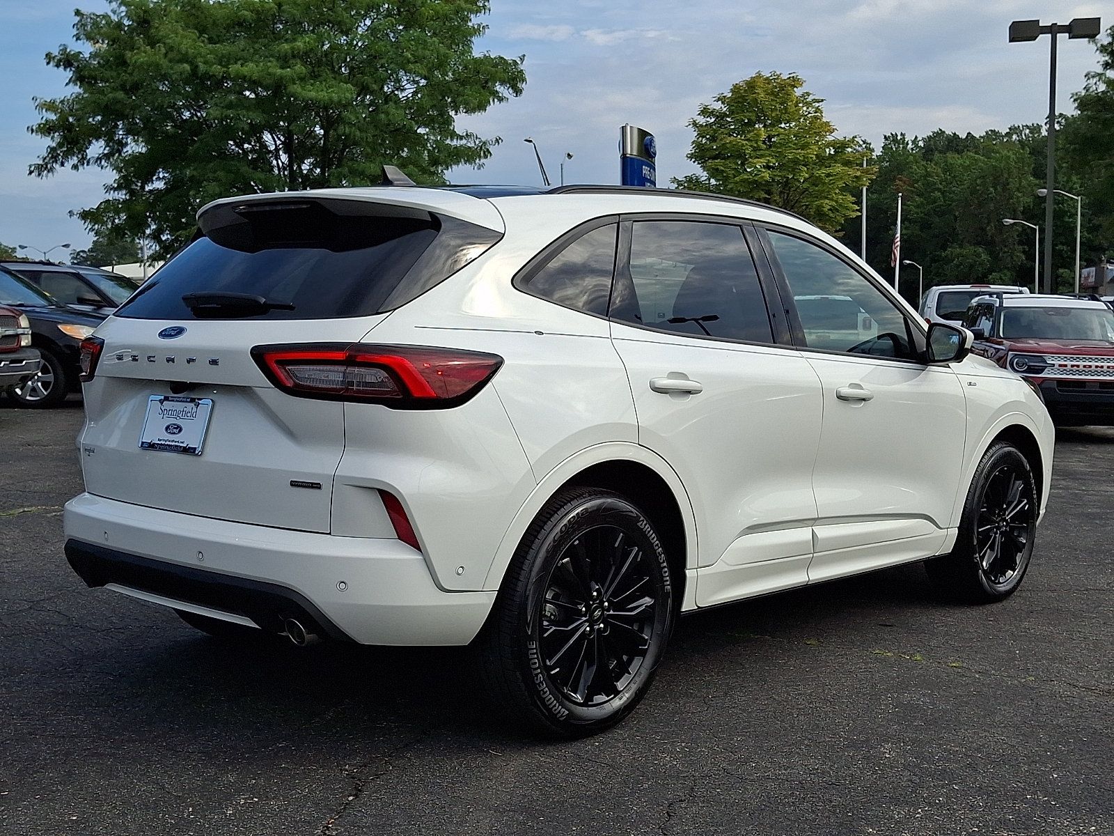 Certified 2024 Ford Escape ST-Line Elite w/ Premium Technology Package AWD/4WD image 6