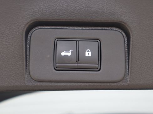 Used 2023 Nissan Rogue SL AWD/4WD image 28