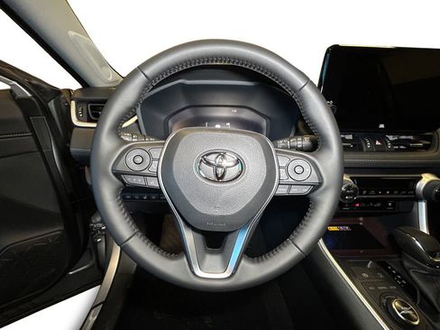 New 2025 Toyota RAV4 Limited image 12