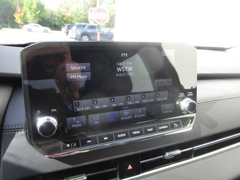 Used 2023 Mitsubishi Outlander SE image 17