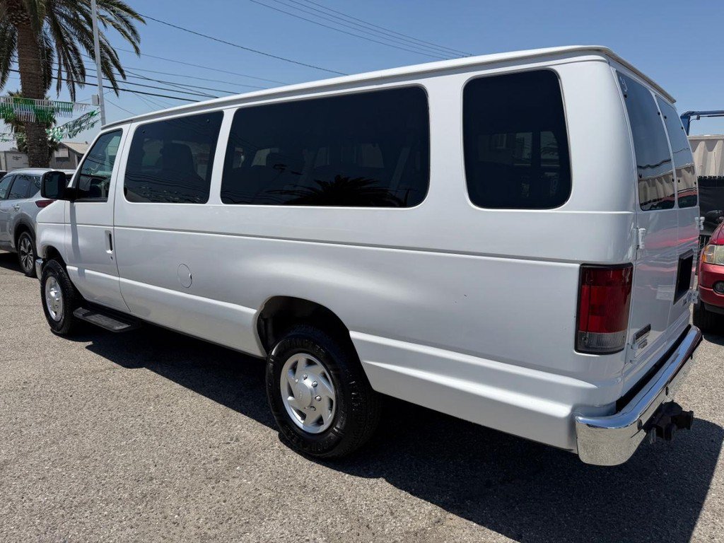 Used 2011 Ford E-350 and Econoline 350 XLT RWD image 9