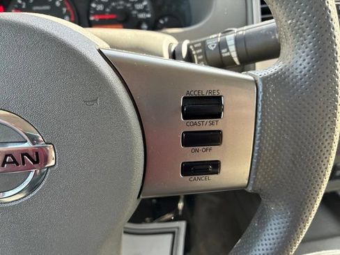 Used 2010 Nissan Frontier SE AWD/4WD image 38