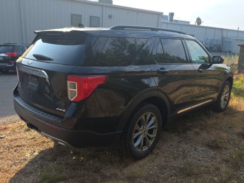 Used 2023 Ford Explorer XLT w/ Equipment Group 202A AWD/4WD image 6