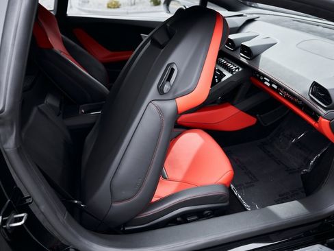 Used 2023 Lamborghini Huracan EVO image 47