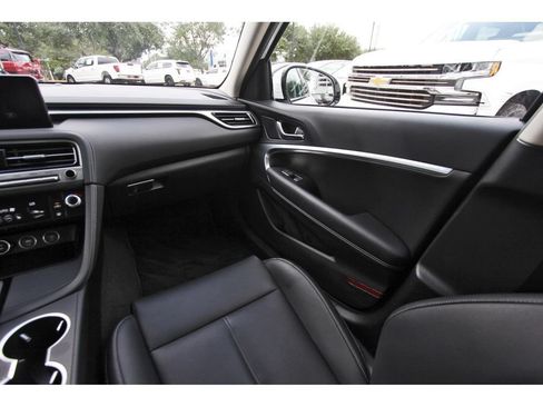 Used 2026 Genesis G70 2.5T RWD image 11
