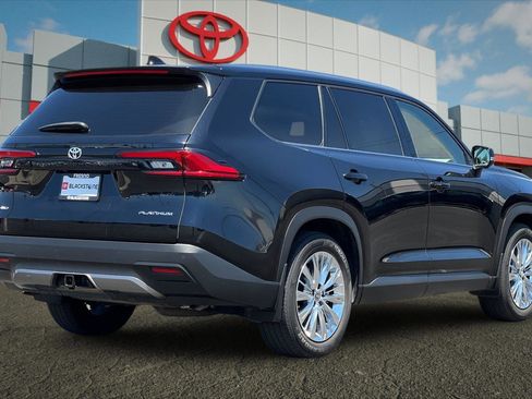 Certified 2024 Toyota Grand Highlander AWD image 3
