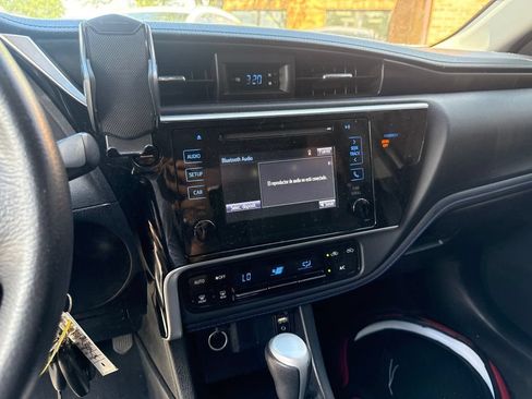 Used 2018 Toyota Corolla SE FWD image 13