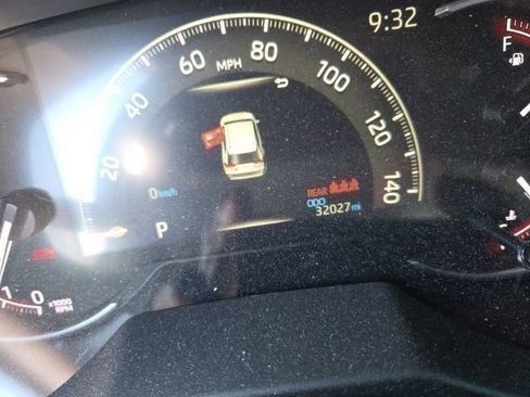 Used 2024 Toyota RAV4 LE image 9