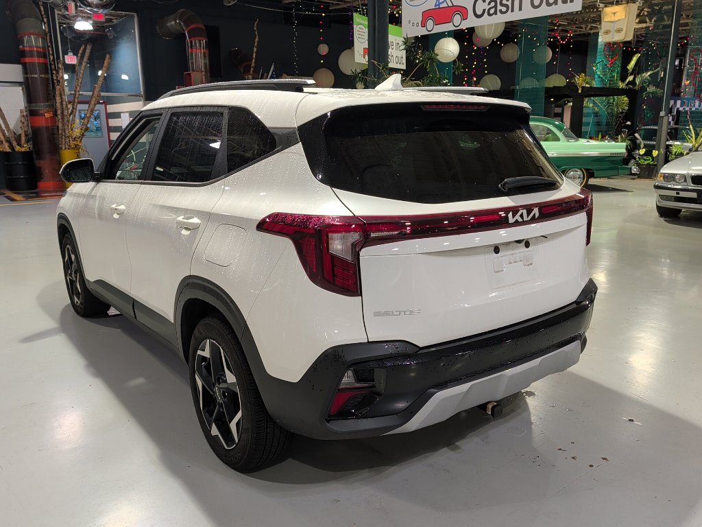 Used 2025 Kia Seltos S FWD image 10