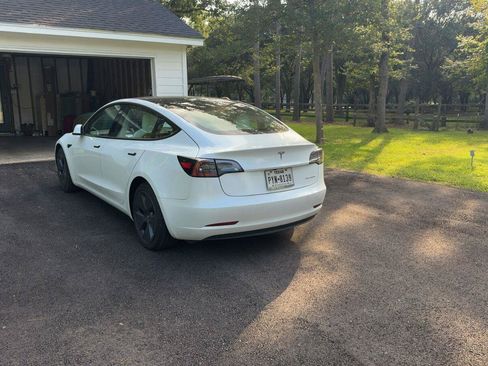 Used 2021 Tesla Model 3 Long Range AWD/4WD image 3