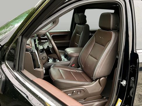 Used 2023 GMC Sierra 1500 Denali w/ Denali Reserve Package AWD/4WD image 9