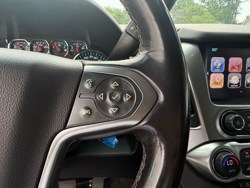 Used 2018 Chevrolet Suburban LT AWD/4WD image 19