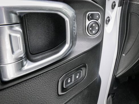 Used 2023 Jeep Wrangler Unlimited Sahara w/ Cold Weather Group AWD/4WD image 15