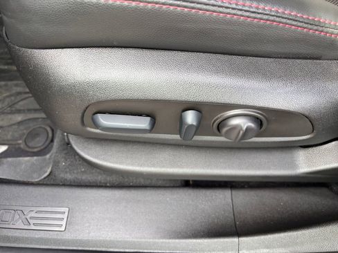 Used 2022 Chevrolet Equinox RS w/ RS Leather Package FWD image 13