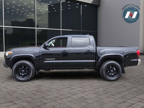 Used 2019 Toyota Tacoma SR5 AWD/4WD image 2