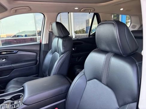 Certified 2025 Honda Pilot Touring image 12