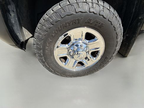 Used 2017 RAM 2500 Tradesman w/ Chrome Appearance Group AWD/4WD image 11