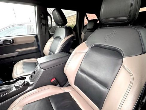 Used 2023 Ford Bronco Wildtrak image 25