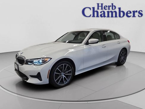Used 2022 BMW 330i xDrive Sedan w/ Driving Assistance Package image 11