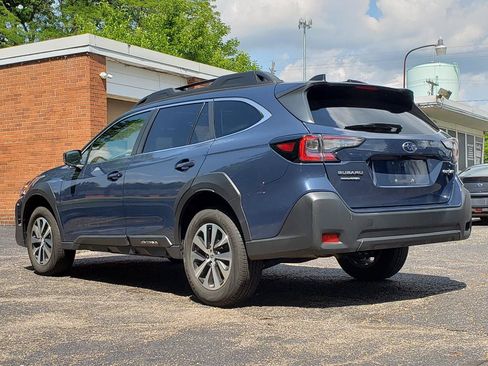 Used 2024 Subaru Outback Premium AWD/4WD image 3
