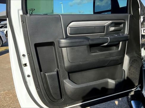 Used 2024 RAM 3500 Tradesman w/ Chrome Appearance Group AWD/4WD image 18