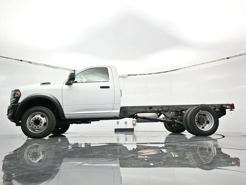 Used 2023 RAM 5500 4x4 Regular Cab image 38