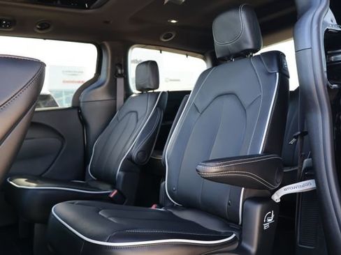 New 2026 Chrysler Pacifica Limited w/ Uconnect Theater Family Group FWD image 10