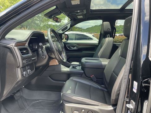 Used 2023 Chevrolet Tahoe High Country RWD image 4