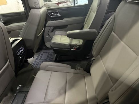 Used 2023 GMC Yukon SLT w/ SLT Luxury Package image 29