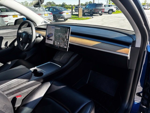 Used 2021 Tesla Model Y Long Range AWD/4WD image 43