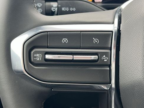 New 2026 GMC Canyon Elevation w/ LPO, Black Badging Package RWD image 13