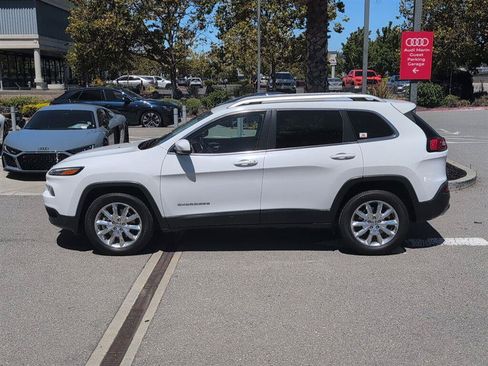 Used 2016 Jeep Cherokee Limited w/ Luxury Group AWD/4WD image 10