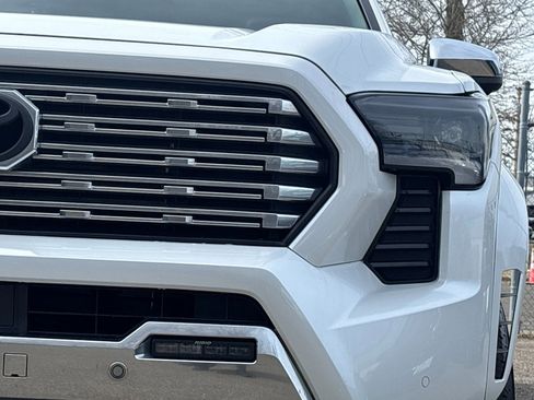 Used 2024 Toyota Tacoma Limited w/ Limited Package (LT) image 28