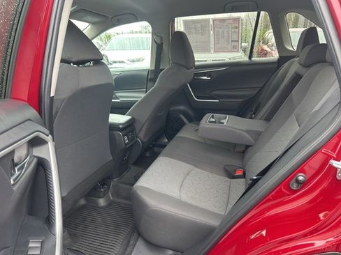 Used 2020 Toyota RAV4 XLE image 16