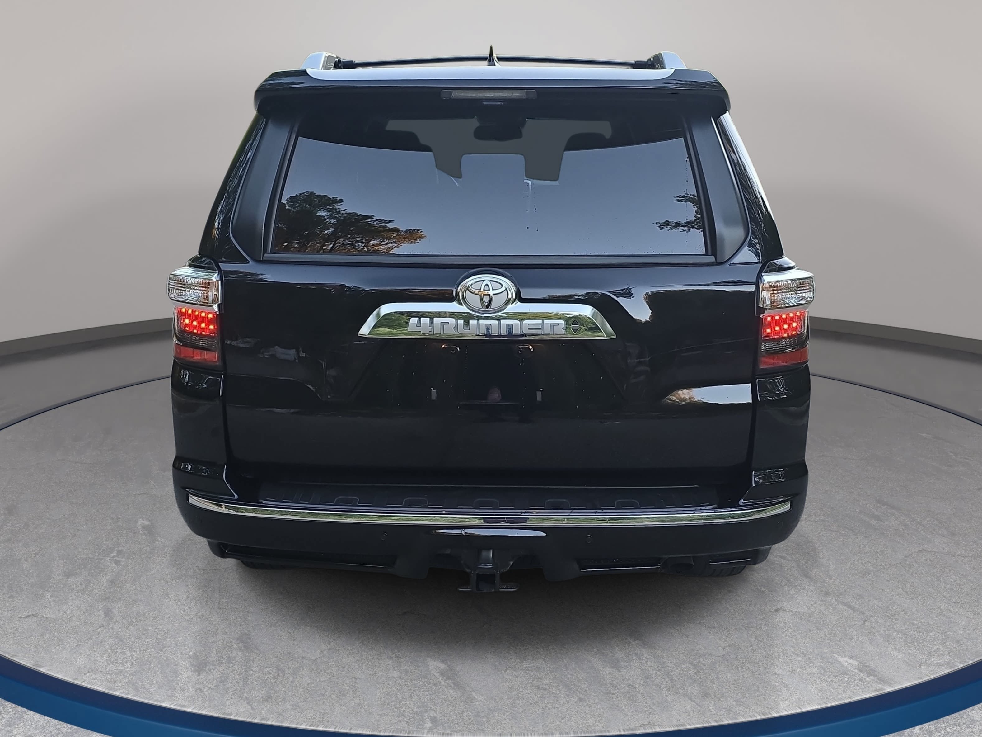 Used 2024 Toyota 4Runner Limited AWD/4WD image 6
