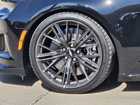 Used 2018 Chevrolet Camaro ZL1 RWD image 8