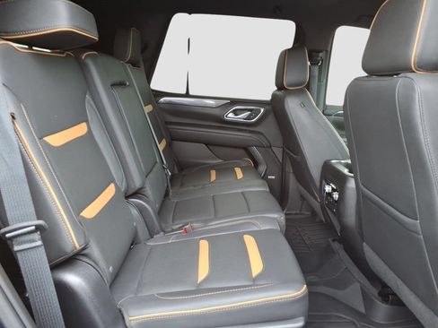 Used 2023 GMC Yukon AT4 w/ Technology Package AWD/4WD image 12