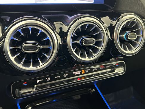 Certified 2025 Mercedes-Benz GLA 35 AMG 4MATIC image 32