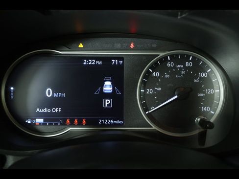 Used 2025 Nissan Versa SV FWD image 24