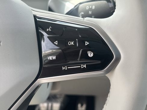 New 2025 Volkswagen ID. Buzz 1st Edition image 18