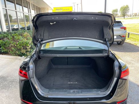 Used 2025 Nissan Sentra SV image 29