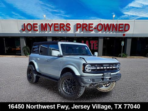 Used 2023 Ford Bronco Outer Banks AWD/4WD image 1