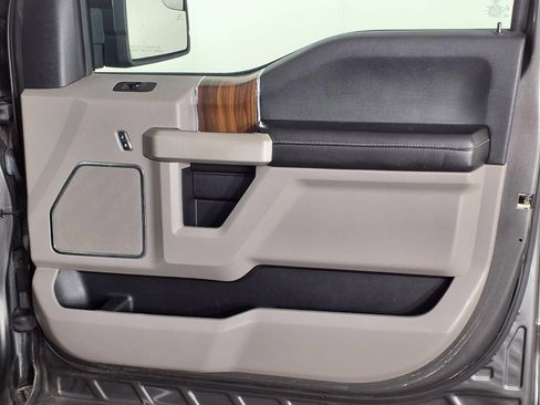 Used 2017 Ford F150 Lariat RWD image 8