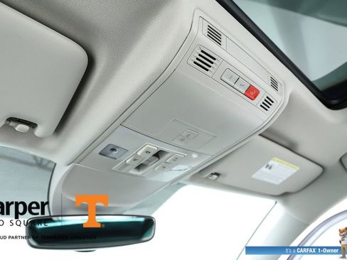 Used 2024 Volkswagen Taos SE w/ Panoramic Sunroof Package image 26