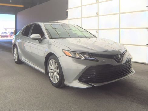 Used 2020 Toyota Camry LE FWD image 2