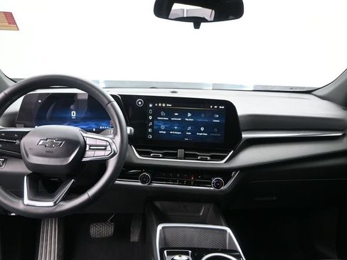 Used 2026 Chevrolet Equinox LT w/ Midnight Edition FWD image 14