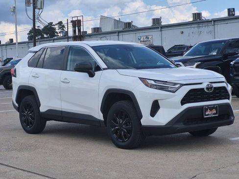Used 2025 Toyota RAV4 LE FWD image 8
