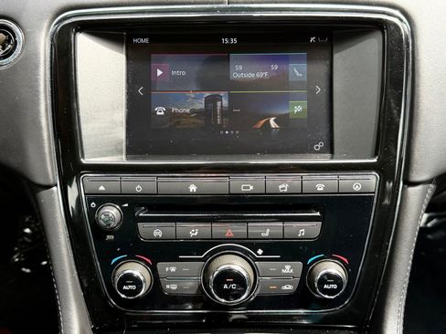 Used 2016 Jaguar XJ L Portfolio AWD/4WD image 27